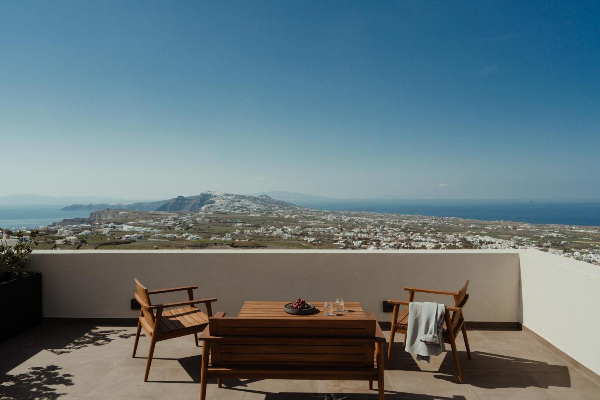 Apikia Santorini Hotel Pyrgos Kallistis Bagian luar foto